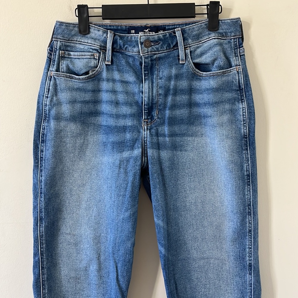 Hollister Ultra High Rise Straight Leg Raw Hem Denim Jeans Size 30 - Picture 2 of 10